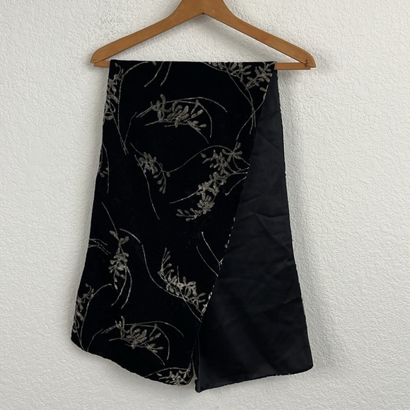 Giorgio Armani Velvet Floral Burnout VTG 90s Scarf - Picture 2 of 5